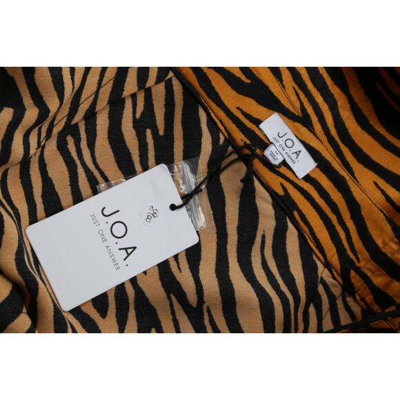 J.O.A. Just One Answer Tiger Print Skirt Size M - Picture 11 of 12